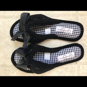 Jessica Simpson slippers size 7/8 .